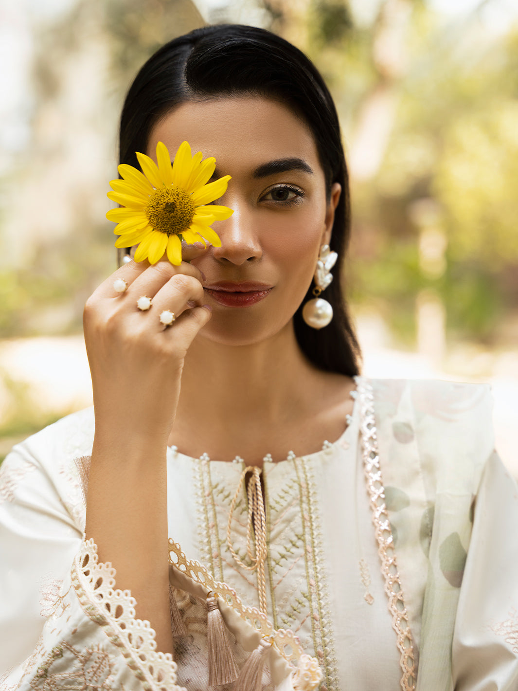 Izel | Dastak Luxury Lawn | MAAHAY - Saira Saqlain
