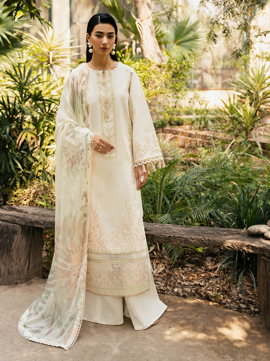 Izel | Dastak Luxury Lawn | MAAHAY - Saira Saqlain