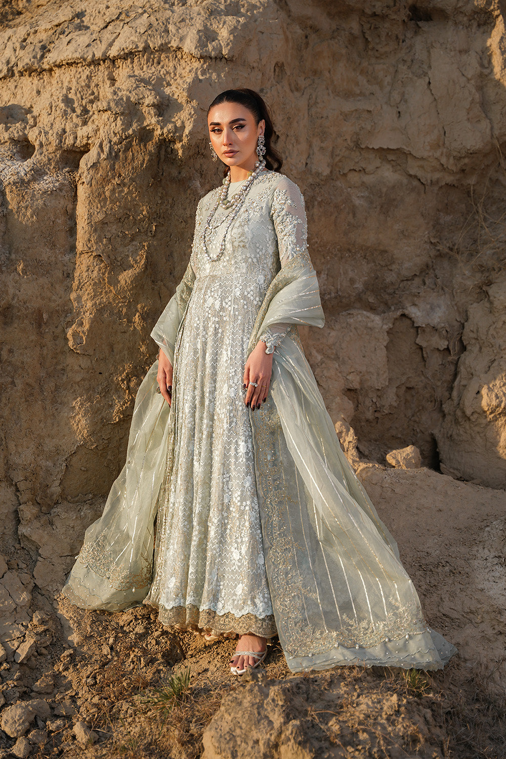Nilofer Shahid | Verve Summer 24 | Mavi  Verve SS 24 - Saira Saqlain